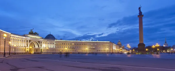 Russland. St. petersburg. Panoramablick auf den Schlossplatz — Stockfoto