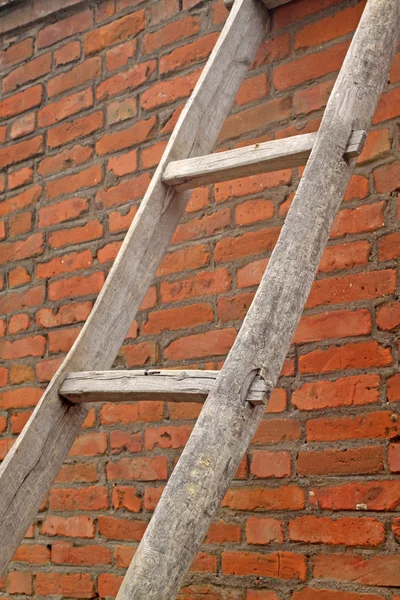 Leiter und Wände — Stockfoto