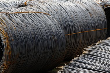 Çelik İnşaat demiri çubuklar inşaat sahasında