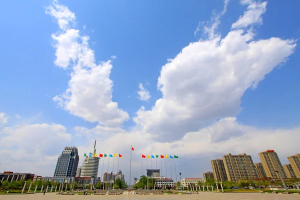 Ciudad moderna paisaje urbano — Foto de Stock