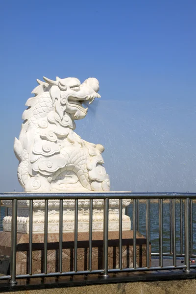 Lion marble sculpture fountain — Stock Photo, Image