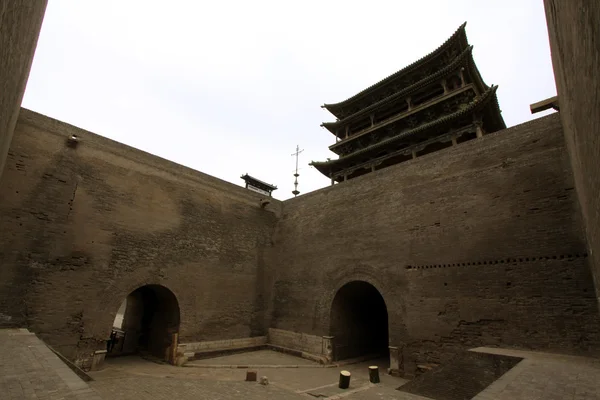 Alte chinesische traditionelle Mauern und Türme — Stockfoto