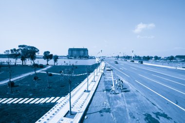 nehir Çin arasında köprü