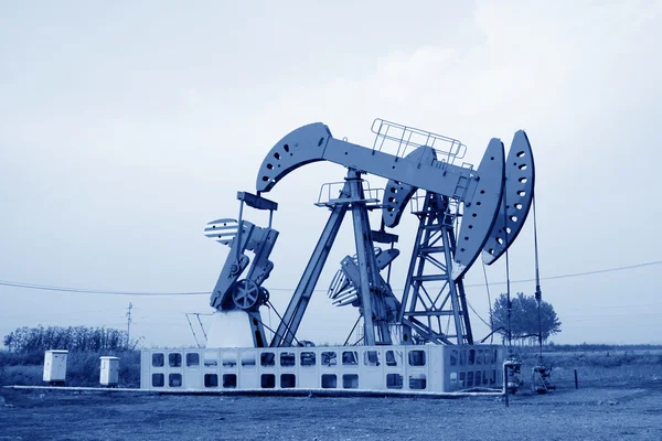 石油掘削装置のポンプ — ストック写真