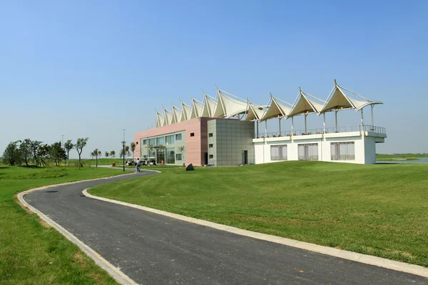 Buildings on the golf course — Stock Photo, Image