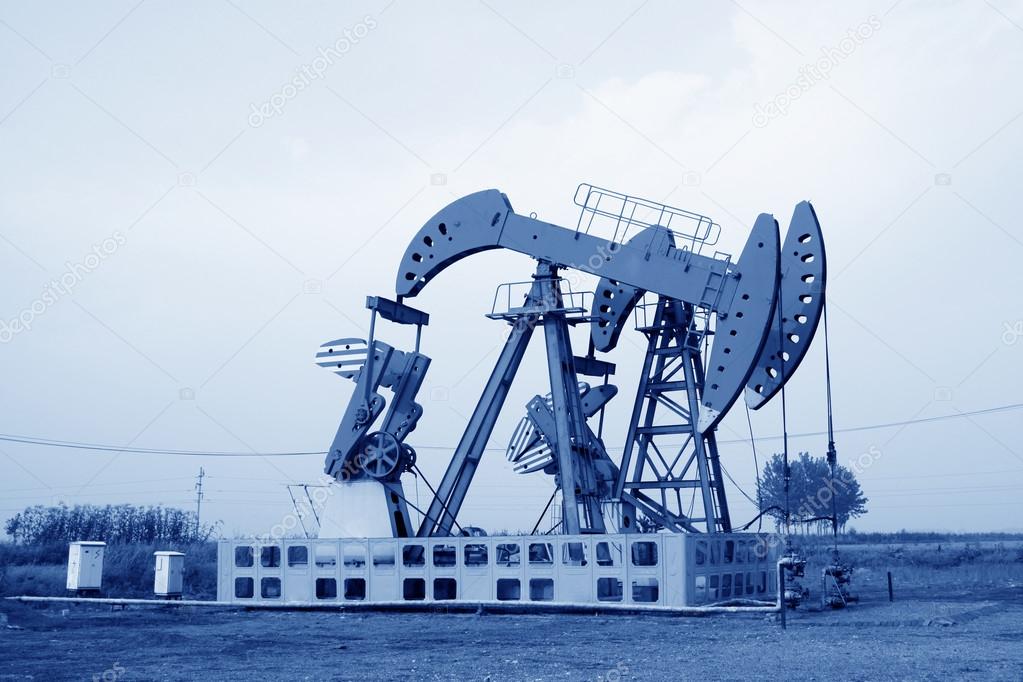 oil pumping rig