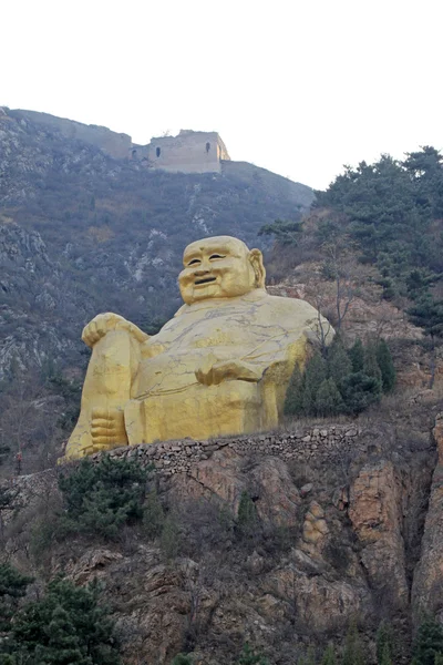 Doğal bir noktada Buda figürü — Stok fotoğraf