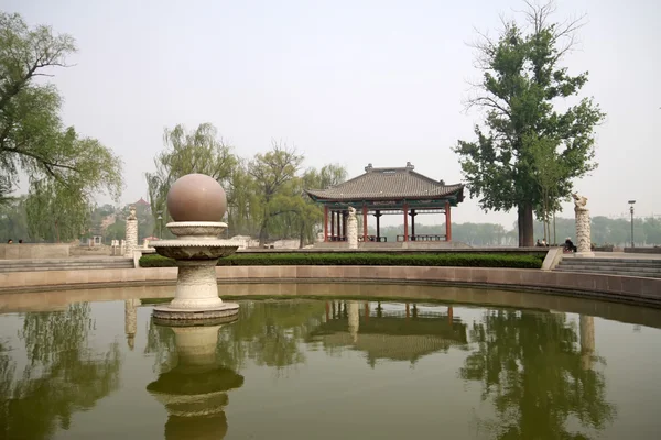 春の公園風景 — ストック写真