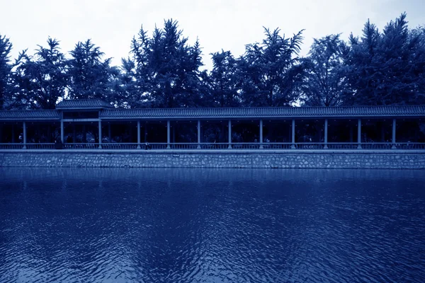 公園内の水風景アーキテクチャ — ストック写真