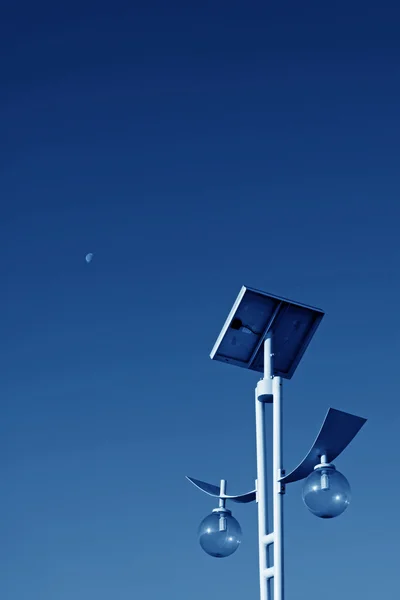 Luzes de rua solares — Fotografia de Stock