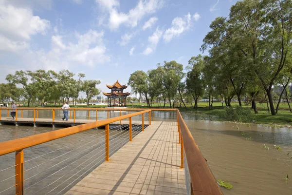 Bridge across a river — Stock Photo, Image