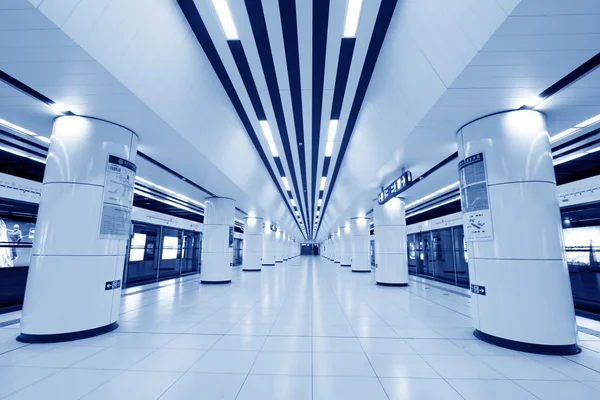 Modern hall i beijing tunnelbanestation — Stockfoto