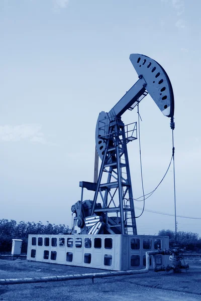 Oil pumping unit — Stock Photo, Image