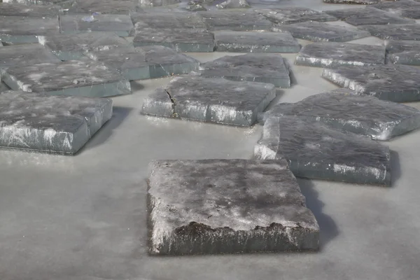 Landskape de invierno con hielo en el río —  Fotos de Stock