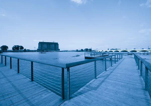 Bridge across a river — Stock Photo, Image