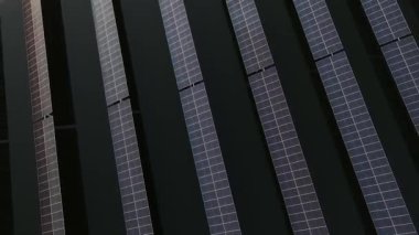 Kuzey Çin Ovası 'ndaki güneş fotovoltaik panelinin hava videosu.