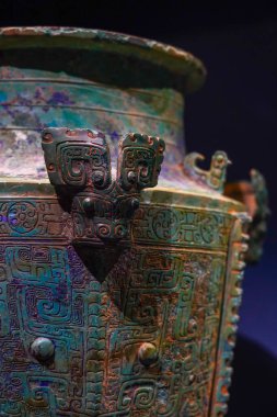 Çin Shang Hanedanlığı Canavarıyla Yüzü Bronz Düğümle çevrili, Hunan Eyaleti, Yueyang 'da kazılmış.