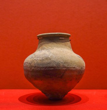 Chengdu, Sichuan 'daki On İki Köprü bölgesinden Çin Shang Hanedanlığı çömleği çıkarıldı.