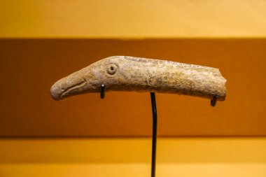 Eski seramik kuş başlı kaşık sapı, Çin