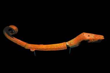 Çin Shang Hanedanı bronz yılanı, No 'dan çıkarıldı. Guanghan, Sichuan 'daki Sanxingdui harabelerinde 2 çukur.