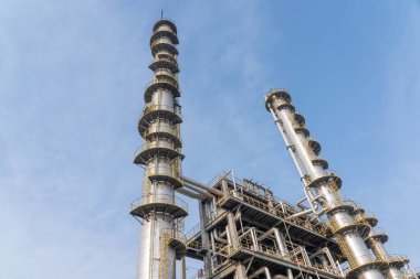 Kimya fabrikasında benzen hidrojenleşme atölyesi için üretim ekipmanları, fotoğrafa yakın çekim