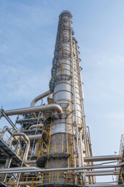 Kimya fabrikasında stiren atölyesi için üretim ekipmanları, fotoğrafa yakın çekim