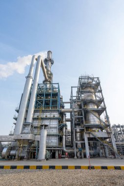 Kimya fabrikasında stiren atölyesi için üretim ekipmanları, fotoğrafa yakın çekim