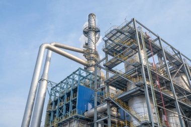 Kimya fabrikasında stiren atölyesi için üretim ekipmanları, fotoğrafa yakın çekim