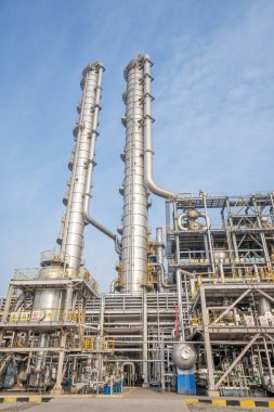 Kimya fabrikasında stiren atölyesi için üretim ekipmanları, fotoğrafa yakın çekim