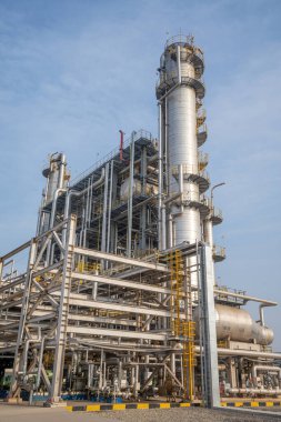 Kimya fabrikasında stiren atölyesi için üretim ekipmanları, fotoğrafa yakın çekim