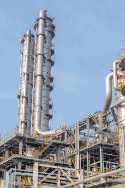 Kimya fabrikasında stiren atölyesi için üretim ekipmanları, fotoğrafa yakın çekim