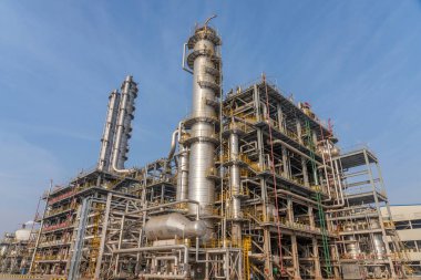 Kimya fabrikasında stiren atölyesi için üretim ekipmanları, fotoğrafa yakın çekim