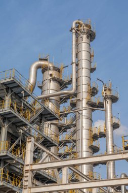 Kimya fabrikasında stiren atölyesi için üretim ekipmanları, fotoğrafa yakın çekim