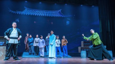Luannan County, Çin - 2 Şubat 2026: Luannan County, Tangshan City 'deki Chengzhaocai Grand Theater' da modern Pekin Operası 