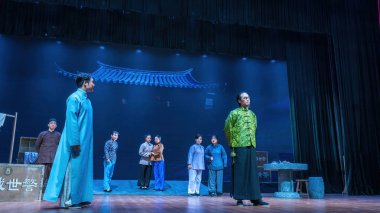 Luannan County, Çin - 2 Şubat 2026: Luannan County, Tangshan City 'deki Chengzhaocai Grand Theater' da modern Pekin Operası 