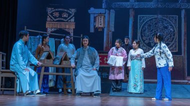 Luannan County, Çin - 2 Şubat 2026: Luannan County, Tangshan City 'deki Chengzhaocai Grand Theater' da modern Pekin Operası 