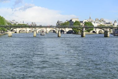 Paris ve sevgili Fransa