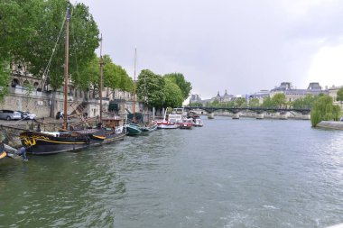 Paris ve sevgili Fransa