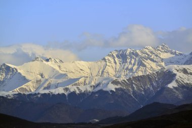 Kafkas Dağları 'nın acımasız güzelliği