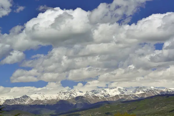 Spring Caucasus Mountains Great Time Travel — Stockfoto