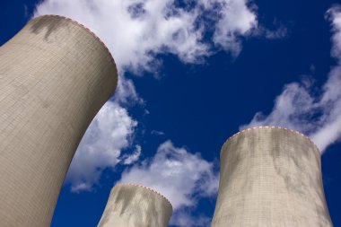 Nükleer santralin soğutucu kuleleri
