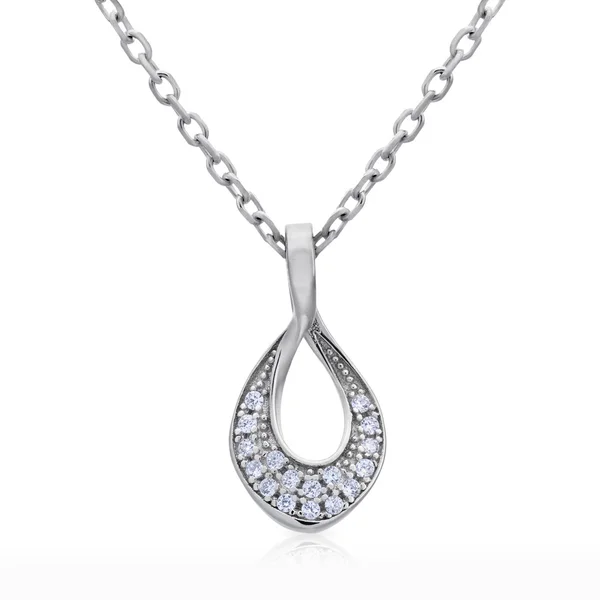 Close-up stříbrný přívěšek s diamanty na řetízku — Stock fotografie