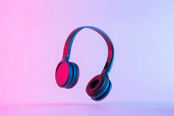 Contemporary Headphones Neon Night Lighting Party Modern Stereo Music Technology — Fotografia de Stock