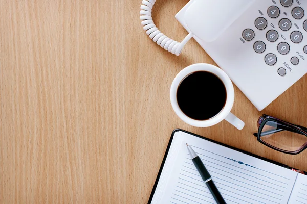 Kopp kaffe på kund servicedesk — Stockfoto