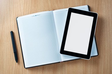 Tablet Gadget defter kalem masada ile yukarıda