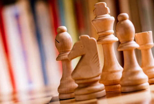 Wooden Chess Pieces on Chess Board — Stock Photo, Image