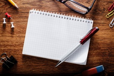Not Tablo diğer okul malzemeleri ile grafik oluşturma