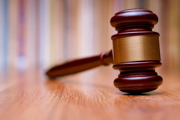 Wooden Gavel on Wooden Table — Stock Photo, Image