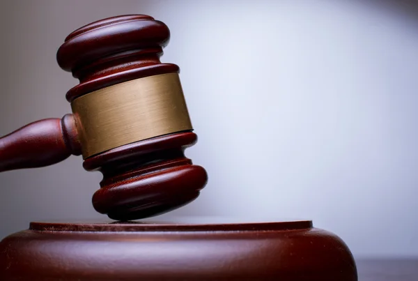 Close Up Brown Wooden Gavel with Gold Plate — Stock Photo, Image