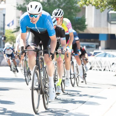 5 Haziran 2021 'de Arlington, VA' da düzenlenen Silahlı Kuvvetler Bisiklet Turnuvası 'nda bisiklet yarışları başladı. 